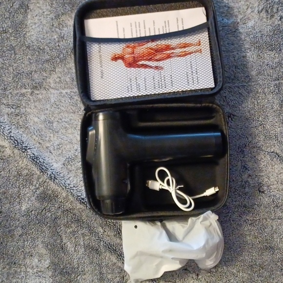 APHERMA MASSAGE GUN,  NEW IN THE BOX. - Picture 6 of 6